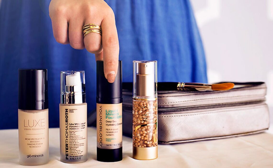 10 Amazing Foundations for Acne-Prone Skin